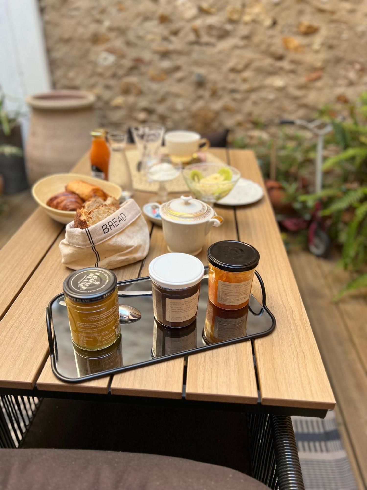Le Paille De Torreilles Hotel Bagian luar foto